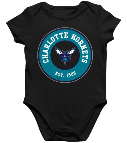 Quattro Formatee Charlotte Hornets - Basketball NBA Team Basketballer Trikot für Fans Kurzarm Baby Body Einzelteiler Strampler von Quattro Formatee