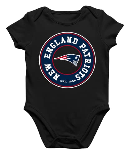 Quattro Formatee New England Patriots - American Football NFL Team Super Bowl Playoffs Kurzarm Baby Body Einzelteiler Strampler von Quattro Formatee