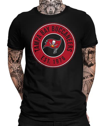 Quattro Formatee Tampa Bay Buccaneers - American Football Bucs NFL Super Bowl Playoffs NFL Fans Herren Männer T-Shirt von Quattro Formatee