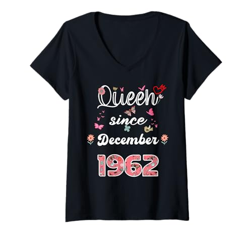 Damen Königin seit Dezember 1962 Blumen 1962 Dezember Geburtstag T-Shirt mit V-Ausschnitt Damen Königin seit Dezember 1962 Blumen 1962 Dezember Geburtstag T-Shirt mit V-Ausschnitt von Queen since December 1962 flowers 1962 December