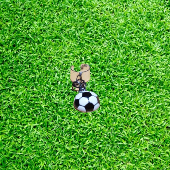 Fußball Ohrmanschette, Fußball, Sport Schmuck, Nicht Durchbohren, Geschenk Für Sport-Liebhaber, Team Fußballspieler, Mutter Geschenk, Fan Fußball Ohrmanschette, Fußball, Sport Schmuck, Nicht Durchbohren, Geschenk Für Sport-Liebhaber, Team Fußballspieler, Mutter Geschenk, Fan von Queen2Bohemian