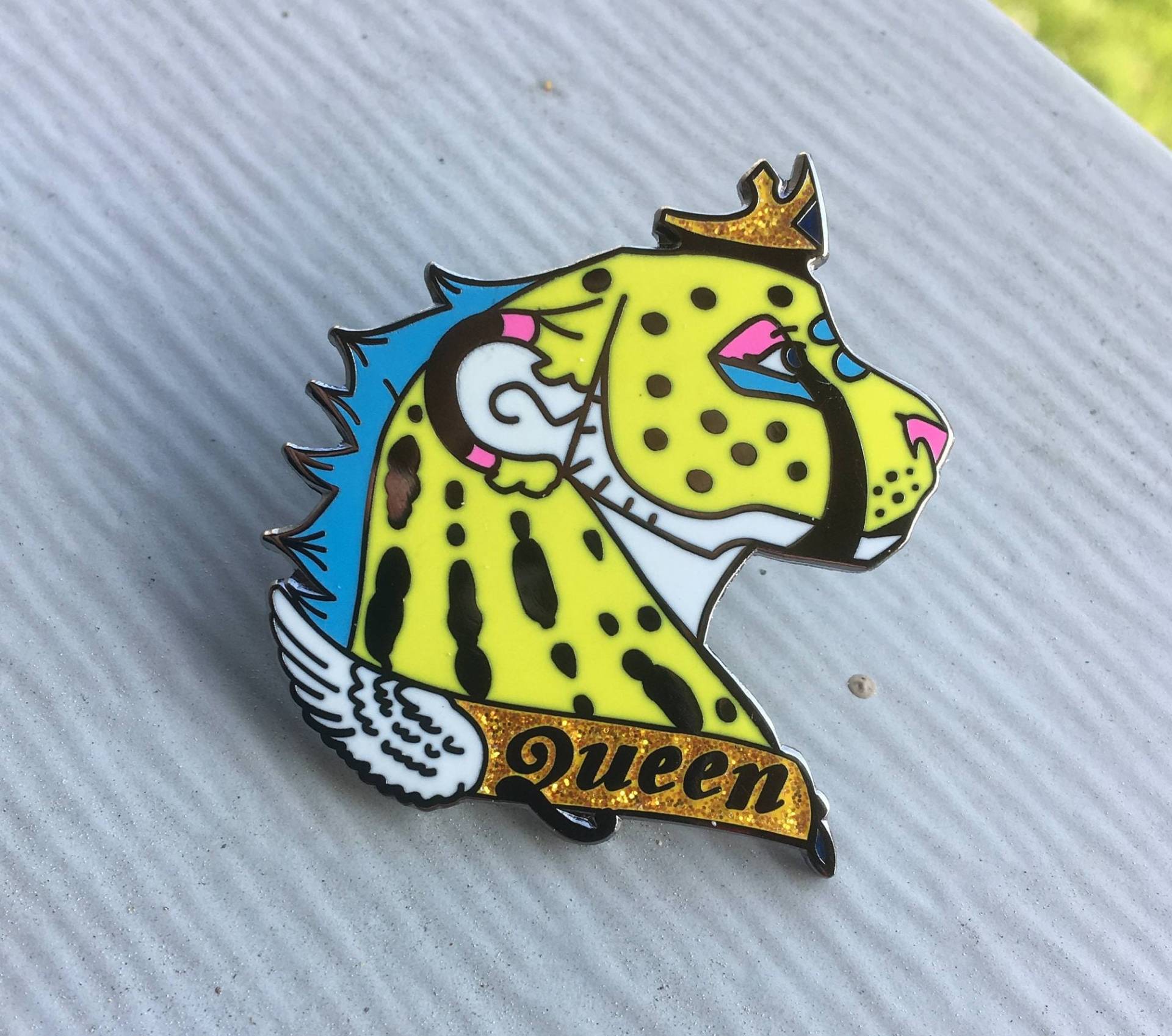 Königin Cheetah Emaille Pin Königin Cheetah Emaille Pin von QueenCheetahDesigns