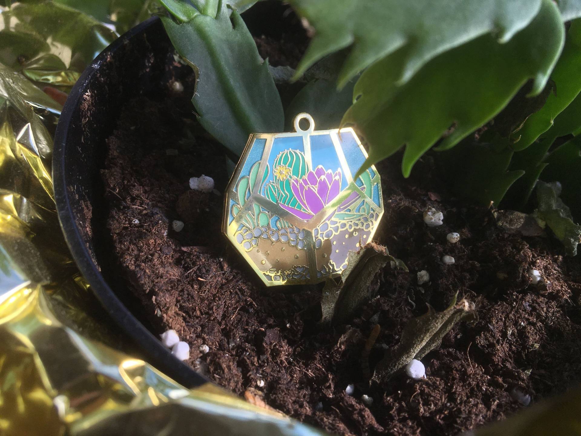 Terrarium Emaille Pin Terrarium Emaille Pin von QueenCheetahDesigns