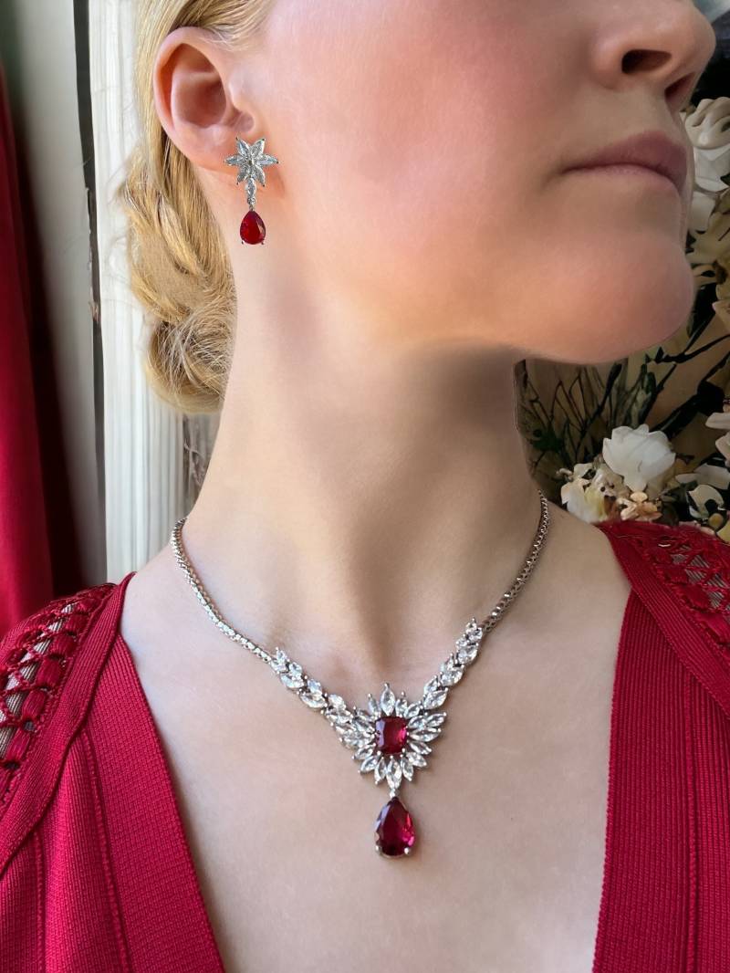 Rote Kristall Schmuck Set Handgefertigte Messing Kette Und Ohrringe von QueenNecklace