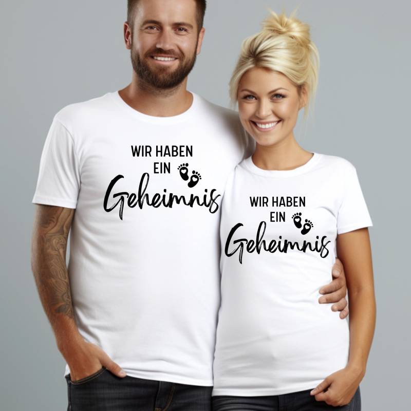 Mama Shirt Weiß Papa Geschenkidee Baby, Schwanger Frau Geburt Kind Fußabdruck Spruch Schwangerschaft Weihnachten Eltern Familie Mann Ehe Paar von QueenOfMyOwnEmpire