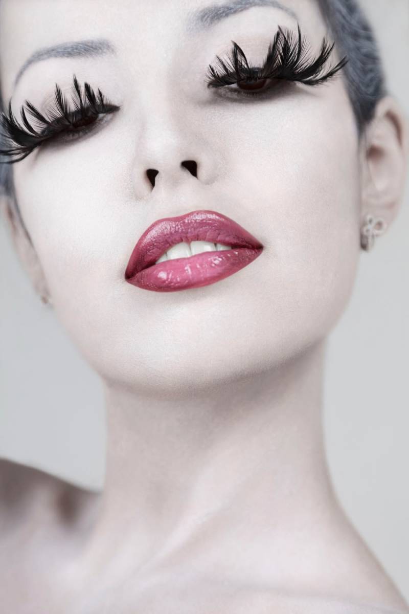 queence Acrylglasbild "Frau" Bilder von Frauen  Frau  Kunst  Schwarz-Weiß Fine Art-Print in Galeriequalität von Queence