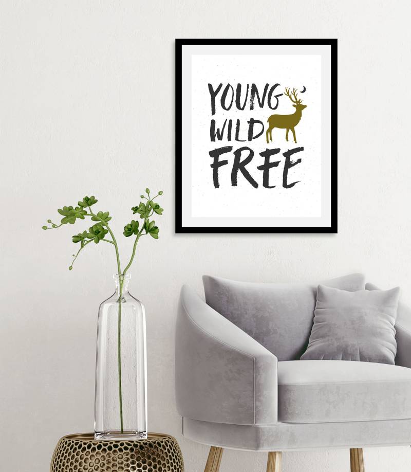 queence Bild "Young Wild Free" Hirsch  Hirschbilder  Motivationsbilder  Schriftzug  Sprüche & Texte  Stadt 1 Stk. tlg. gerahmt von Queence