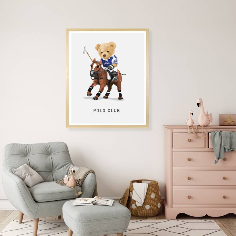 queence Bild mit Rahmen "Polo Club Teddy Bär auf Pferd" Bär  Bären  Fashion  Figuren  Mode  Modebilder  Pferde  Pferdebilder  Reitbilder  Schriftzug HD Premium Poster-Druck inkl. Echtholzrahmen in beige von Queence