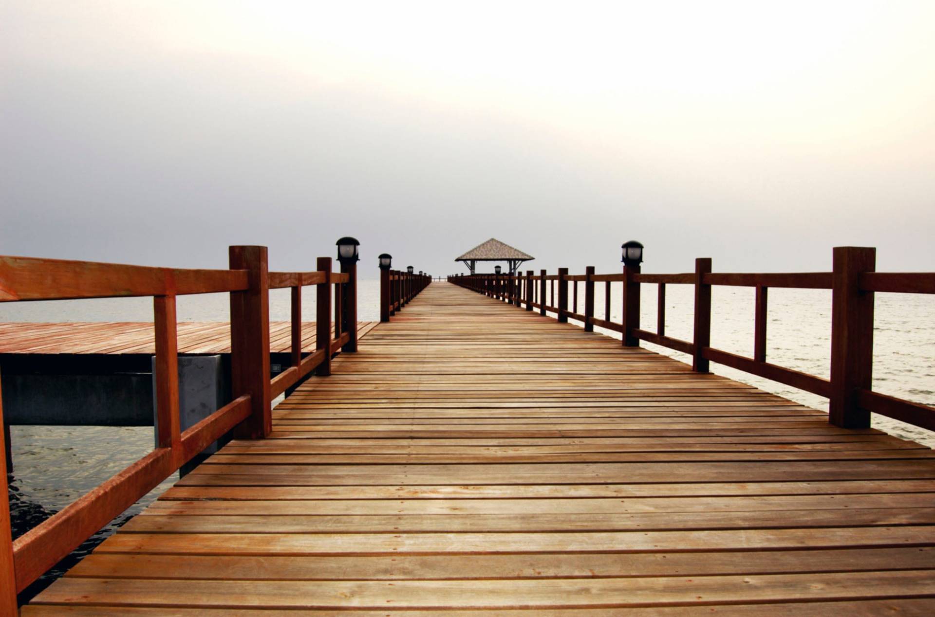 queence Leinwandbild "Bali" Asien  Bilder von Asien  Brücken  Landschaft  Meer  Meer Bilder  Spa  Spa Bilder  Steg 1 Stk. tlg. Akustikbild mit sehr guten Schallabsorptions-Eigenschaften von Queence