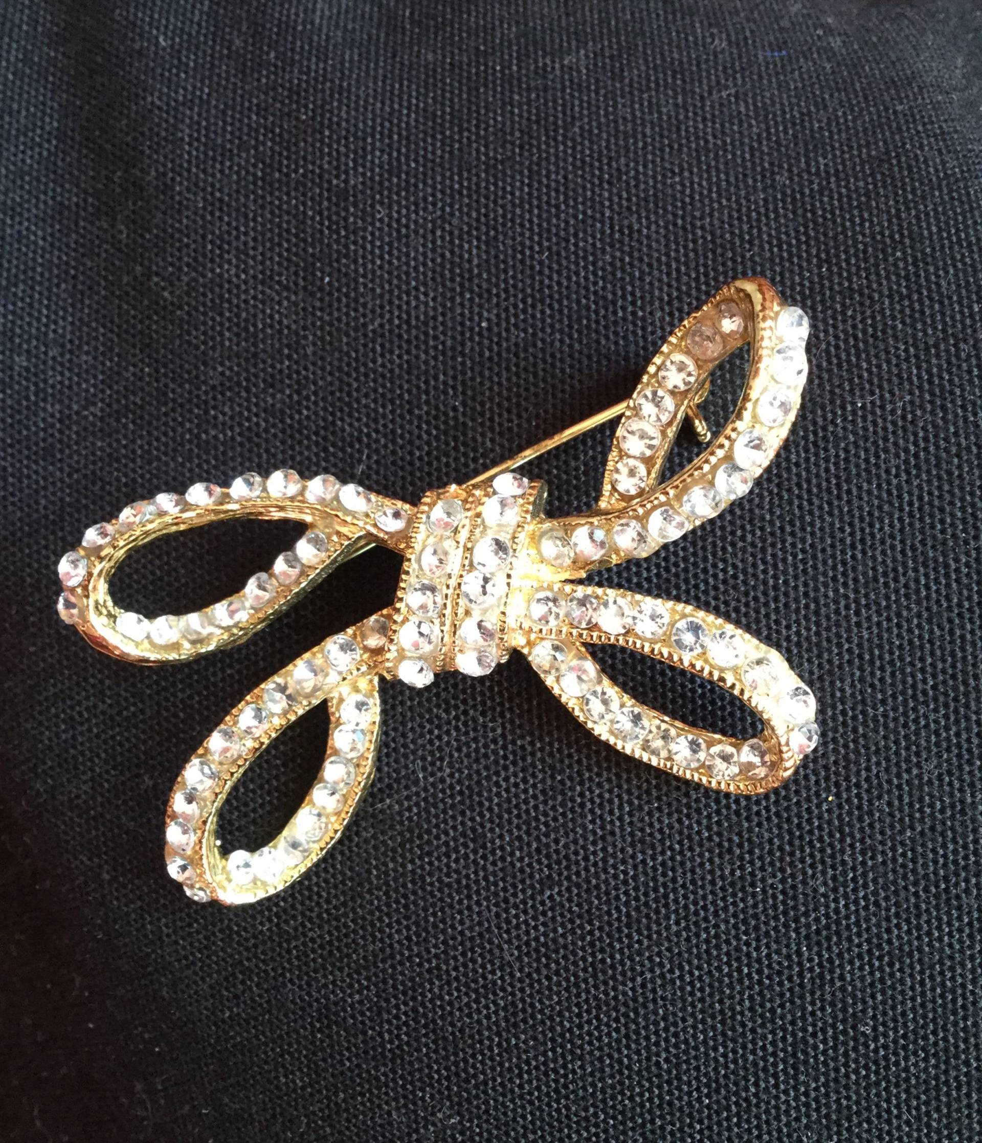 Jahrgang Große Diamante-Gold-Ton-Bogen von QueeniesVintageStore