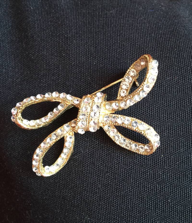 Jahrgang Große Diamante-Gold-Ton-Bogen Jahrgang Große Diamante-Gold-Ton-Bogen von QueeniesVintageStore