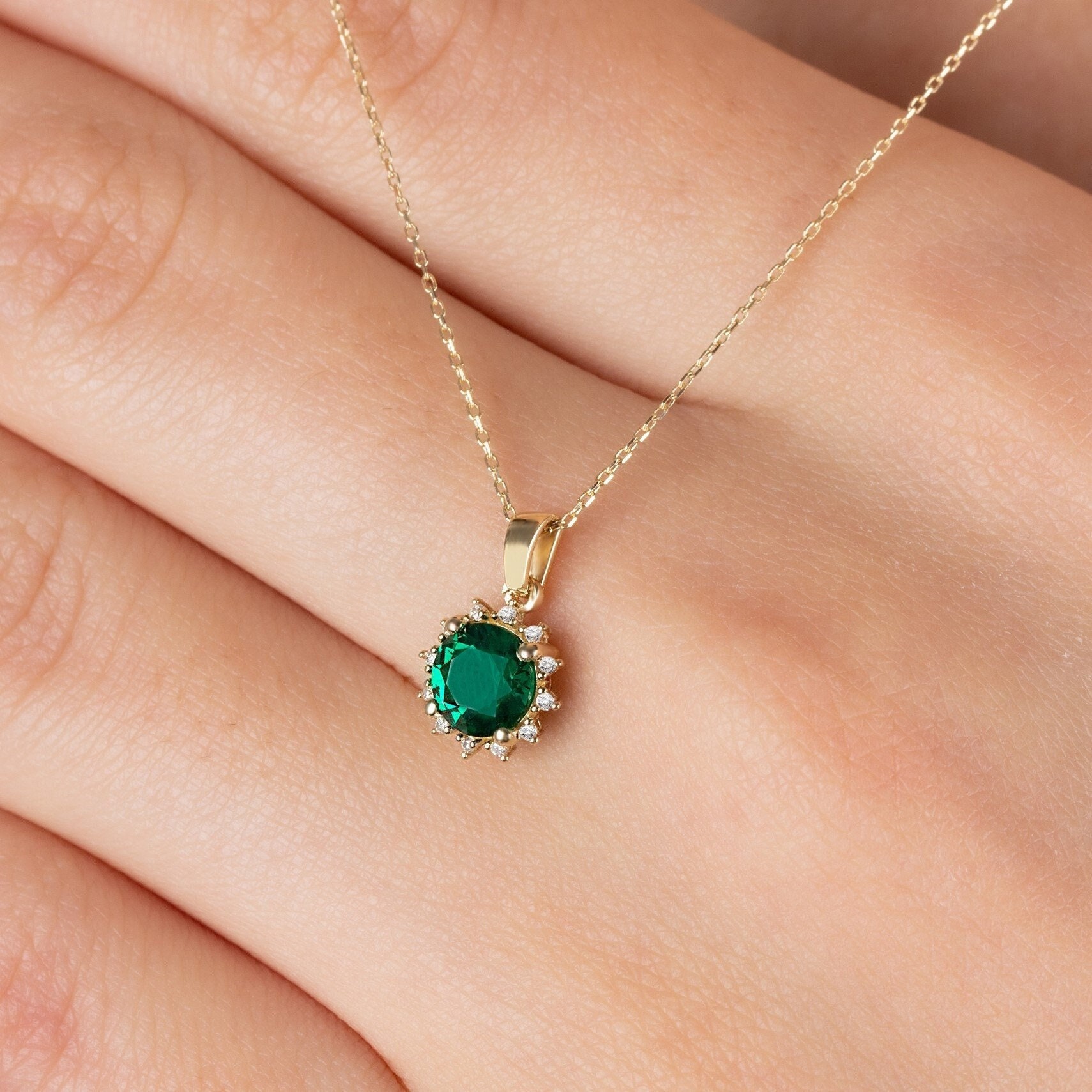 Smaragd-Halskette 14K Festes Gold, Diamantiert Runder Smaragd, Geburtsstein Echte Diamant-Halskette, Perfektes Geschenk Für Muttertag von QueenjewelryTurkey