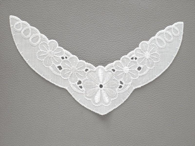 Kleiner Spitzeneinsatz Einsatzspitze Spitzenapplikation Applikation von QueenofGarbage