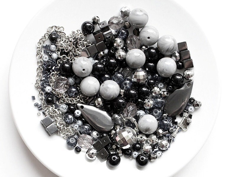 Perlenset Glasperlen Acrylperlen Perlen Perlenmischung Howalith Naturstein Magnetperlen Perlenset Glasperlen Acrylperlen Perlen Perlenmischung Howalith Naturstein Magnetperlen von QueenofGarbage