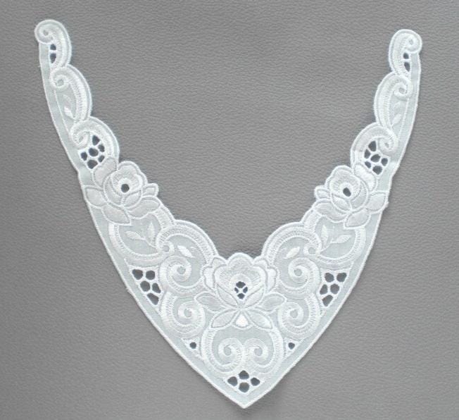 Weißer Spitzeneinsatz Einsatzspitze Spitzenapplikation Spitzenausschnitt Applikation von QueenofGarbage