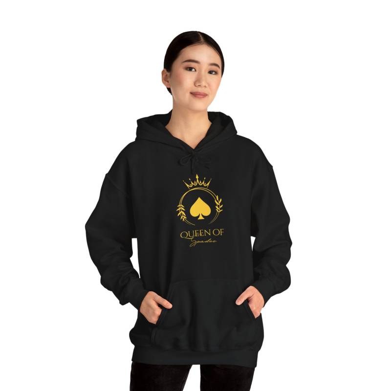 Queen Of Spades Hotwife Heavy Blend Hooded Sweatshirt von QueenofSpadesCH