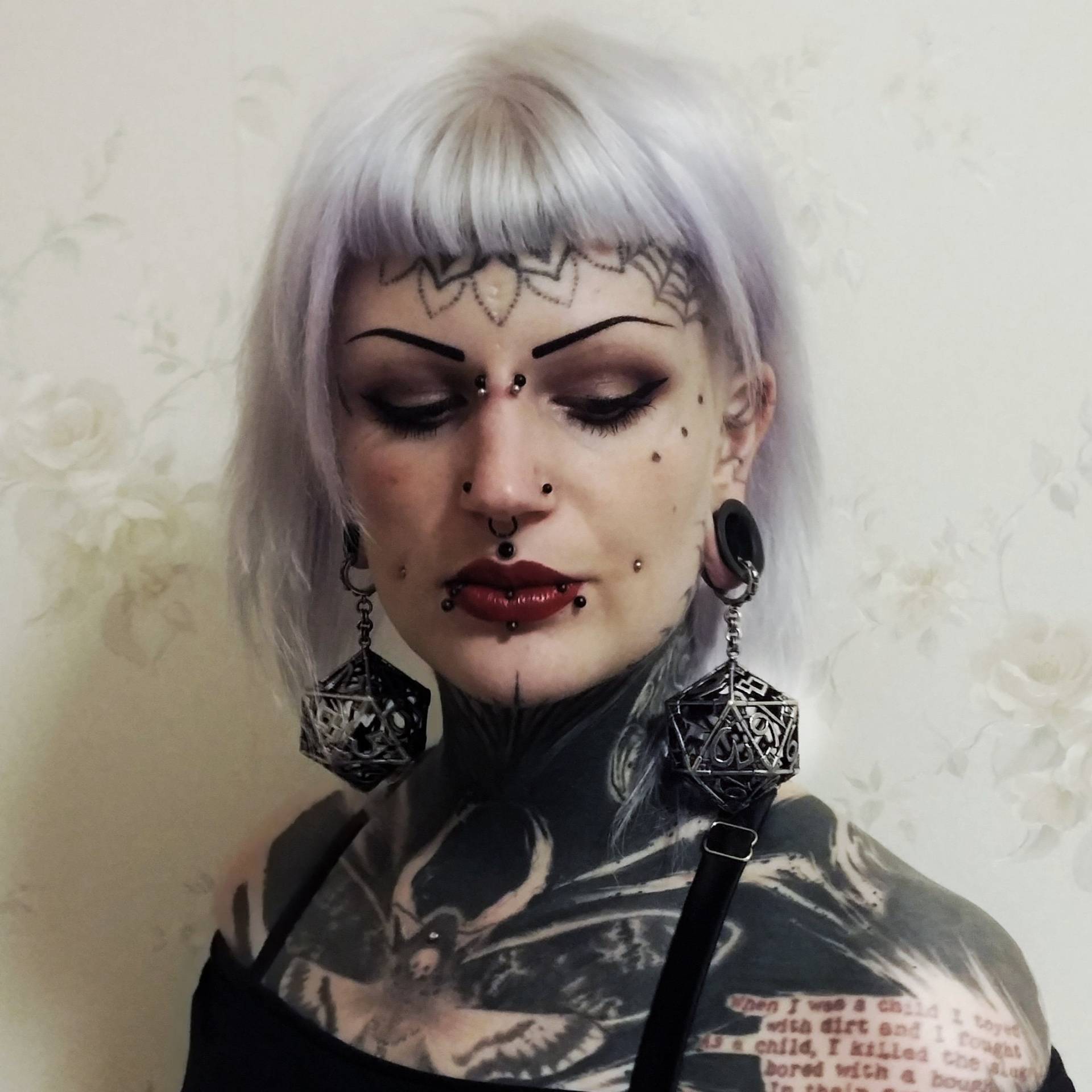 Fates Hand Earweights von QueenoftheAshes