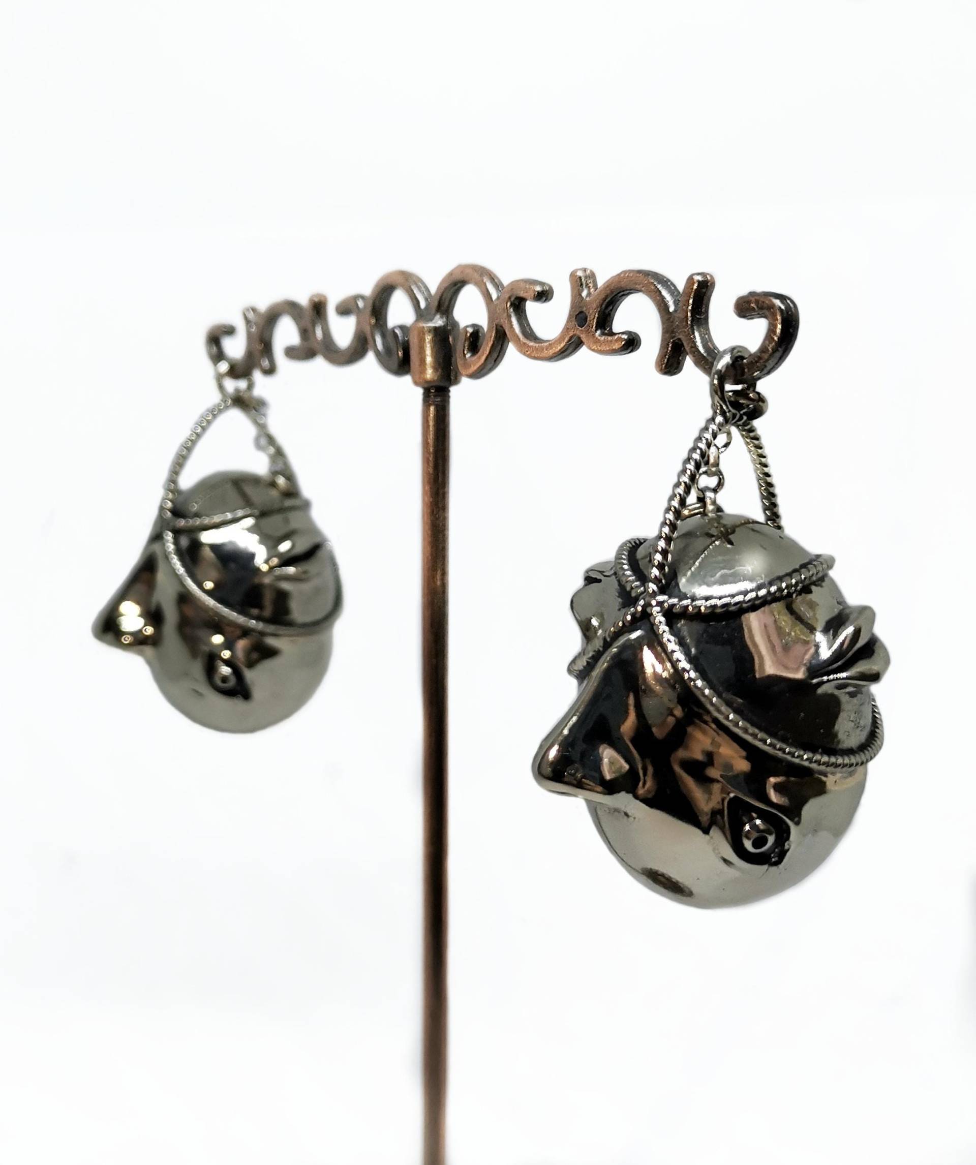 Kings Egg Berserk Earweights Kings Egg Berserk Earweights von QueenoftheAshes