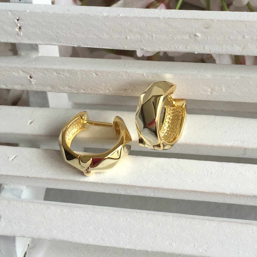 Reifen Phantasie Geschnitten Ohrringe - Hoop Ohrringe-Golden Ohrringe-Plain Metall Creolen Ohrringe-Silber Ohrringe-Fancy Urlaub Geschenk Schmuck Reifen Phantasie Geschnitten Ohrringe - Hoop Ohrringe-Golden Ohrringe-Plain Metall Creolen Ohrringe-Silber Ohrringe-Fancy Urlaub Geschenk Schmuck von QueensJewelryOnline