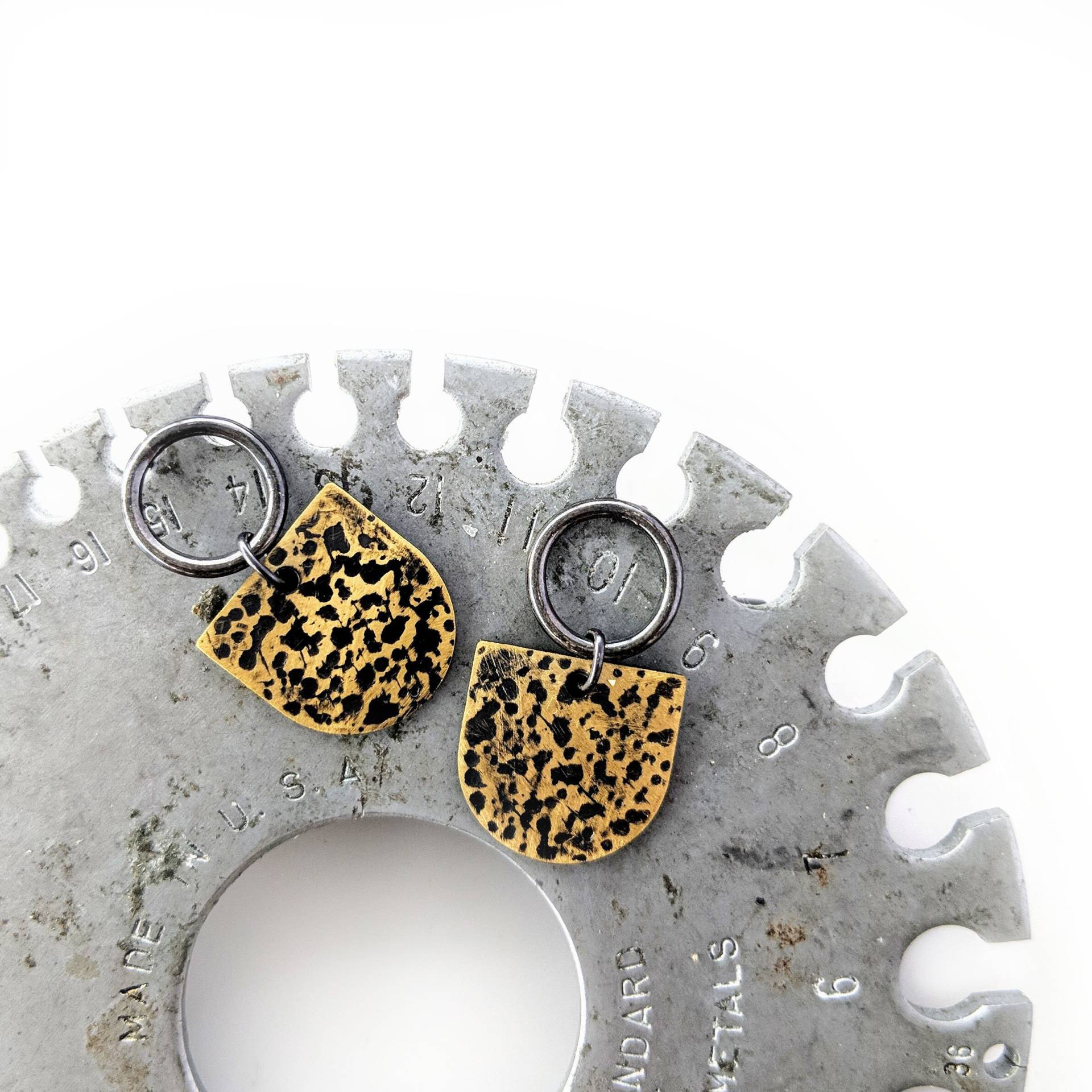 Danni Ohrringe - Industrielle Sterling Silber Und Messing Handgemacht Von Queens Metal von QueensMetalJewelry