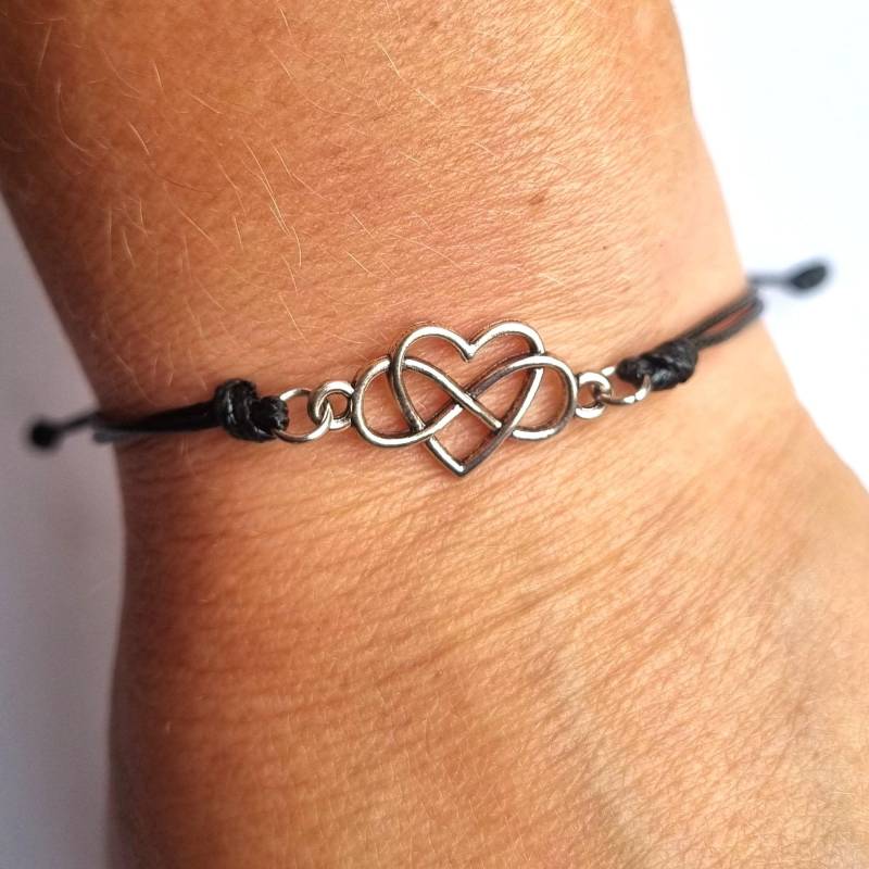 Silbernes Herz + Unendlichkeitsschleife Aus Metall Mit Verstellbarem Kunstlederarmband in Verschiedenen Farben von QueerSideOfLife
