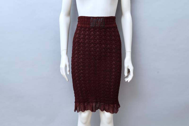 1990Er Jahre Jean Paul Gaultier Bleistiftrock Burgundy Boxing Logo Gesmokt - Large von QuerelleDesFemmes