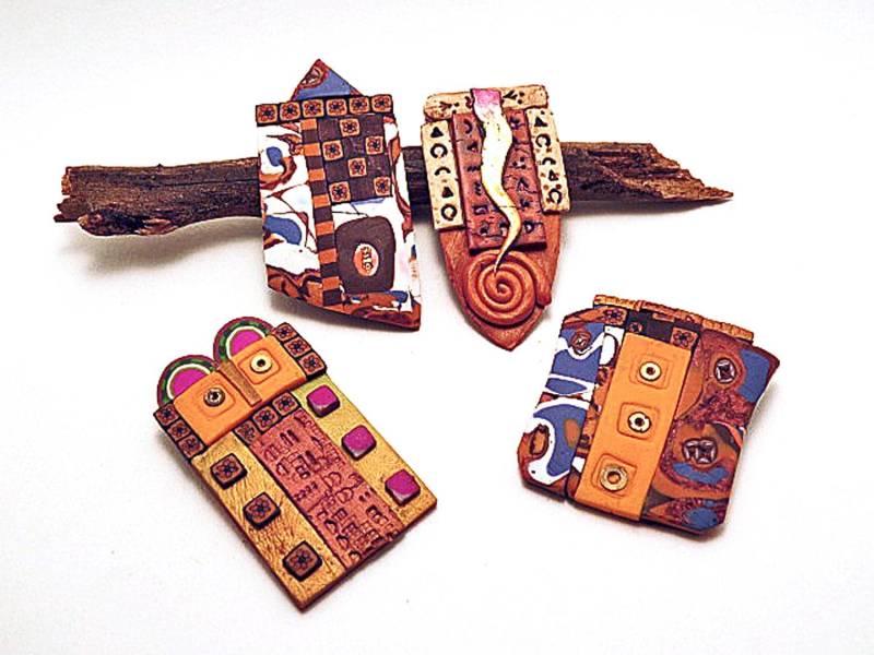 Handgemachte Hieroglyphen Broschen Polymer Clay, Messing & Computerteil Akzente von QuerkyBitsbyKerry