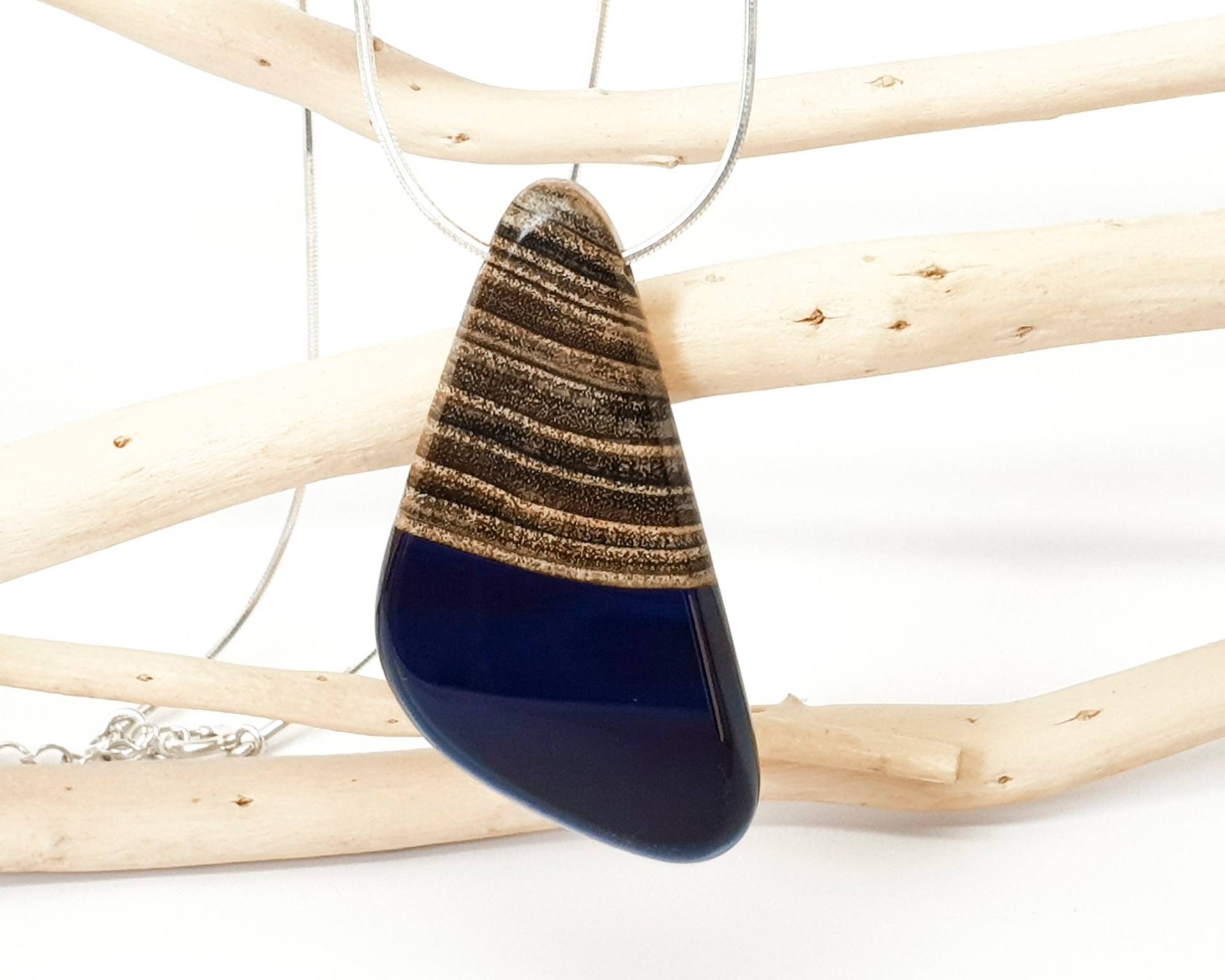 Dreieck Dunkelblau Harz Anhänger/Robinie Und Blau Mit Silber Verstellbare Schlange Kette Holz Dreieck Dunkelblau Harz Anhänger/Robinie Und Blau Mit Silber Verstellbare Schlange Kette Holz von QueseraPL