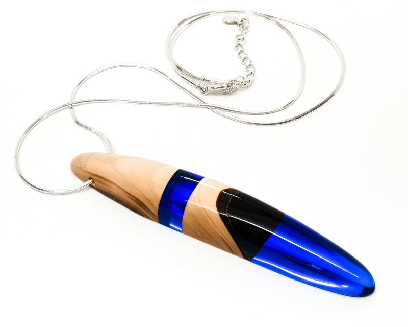 Lange Blaue Harz Anhänger Mit Silber Verstellbare Schlange Kette/Ahorn Und Natürliche Schmuck Holzschmuck Lange Blaue Harz Anhänger Mit Silber Verstellbare Schlange Kette/Ahorn Und Natürliche Schmuck Holzschmuck von QueseraPL