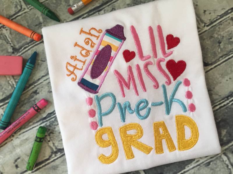 Kleinkind Mädchen Pre-K Grad Oben, Graduierung Kleine Miss Monogramm von QuickStitchNmore
