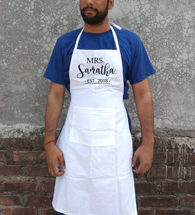 Brautjungfer Hochzeit Schürze Geschenk, Weiße Unisex Schürze, Frauen Voll Bedruckte Personalisierte Mit Einer Großen Tasche Brautjungfer Hochzeit Schürze Geschenk, Weiße Unisex Schürze, Frauen Voll Bedruckte Personalisierte Mit Einer Großen Tasche von QuickgiftStudio