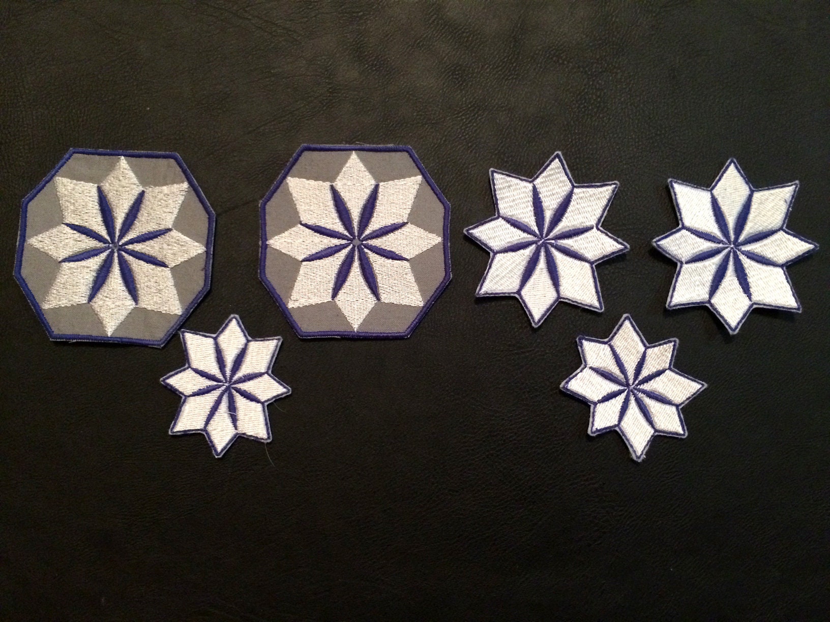 The Irregular At Magic High School/Mahouka Koukou No Rettousei Bestickte Cosplay Patches von QuidVis