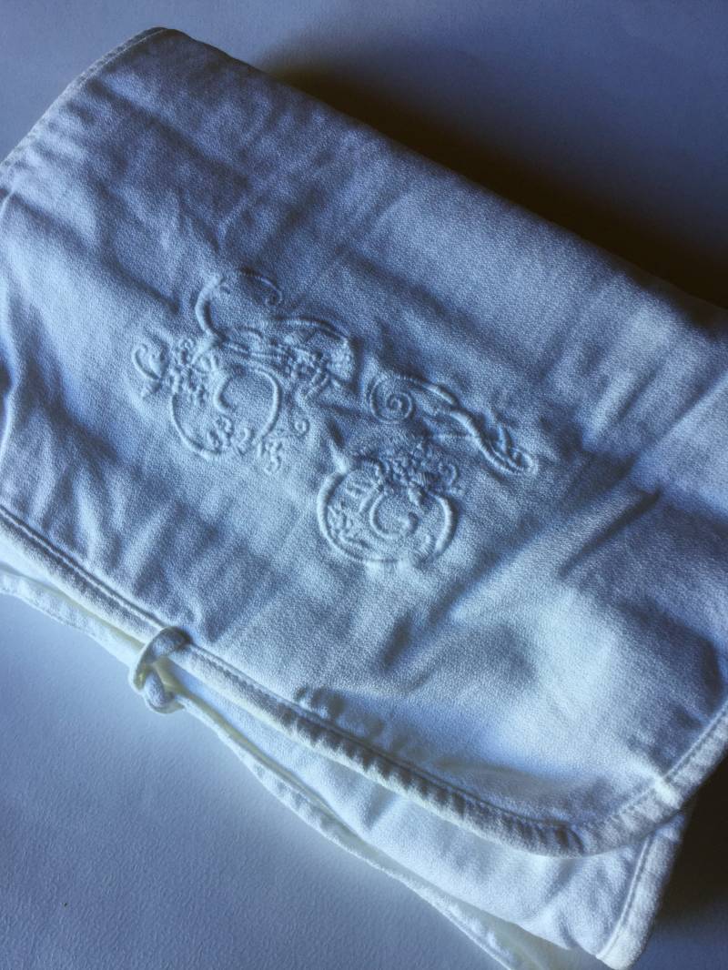 Vintage-Uhren Box Baumwolle Bestickt Monogramm T C Reisen von Quieora