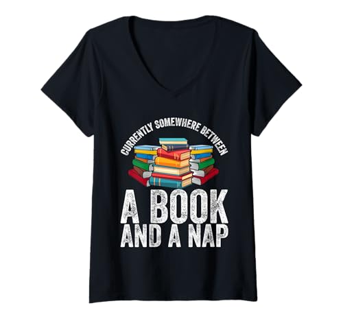 Damen Somewhere Between a Book and a Nap - Cozy Reading T-Shirt mit V-Ausschnitt Damen Somewhere Between a Book and a Nap - Cozy Reading T-Shirt mit V-Ausschnitt von Quiet Time Society Apparel for Readers book lovers