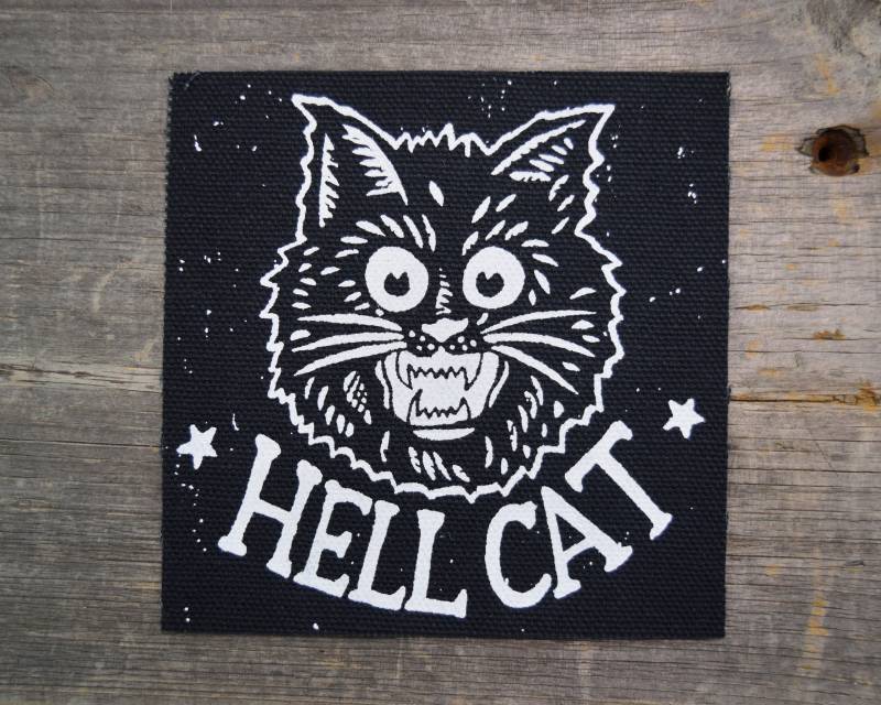 Hell Cat Aufnäher Auf Leinwand von QuietTideGoods