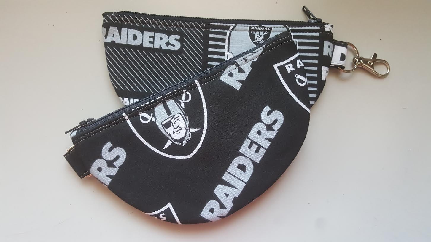2Er Set Oakland Raiders Football Print Handgemachte Reißverschlusstasche, Münztasche, Münztasche. Karteninhaber von QuiltNCrochet