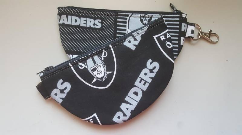 2Er Set Oakland Raiders Football Print Handgemachte Reißverschlusstasche, Münztasche, Münztasche. Karteninhaber von QuiltNCrochet