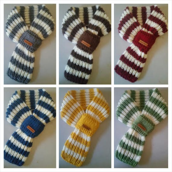 Handgestrickter Gestreifter Schal/Halswärmer Für Kinder Oder Erwachsene in 6 Farben Mit Handgefertigtem Lederetikett von QuiltNCrochet