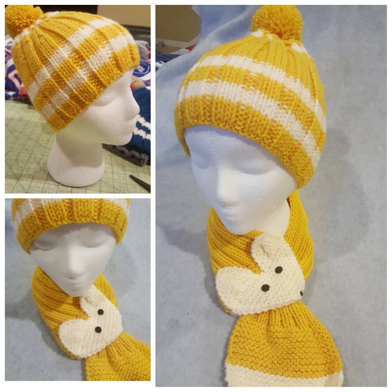 Set Handgestrickte Kindermütze/Beanie Mit Pom Fuchs Schlüsselloch Halswärmer Schal von QuiltNCrochet