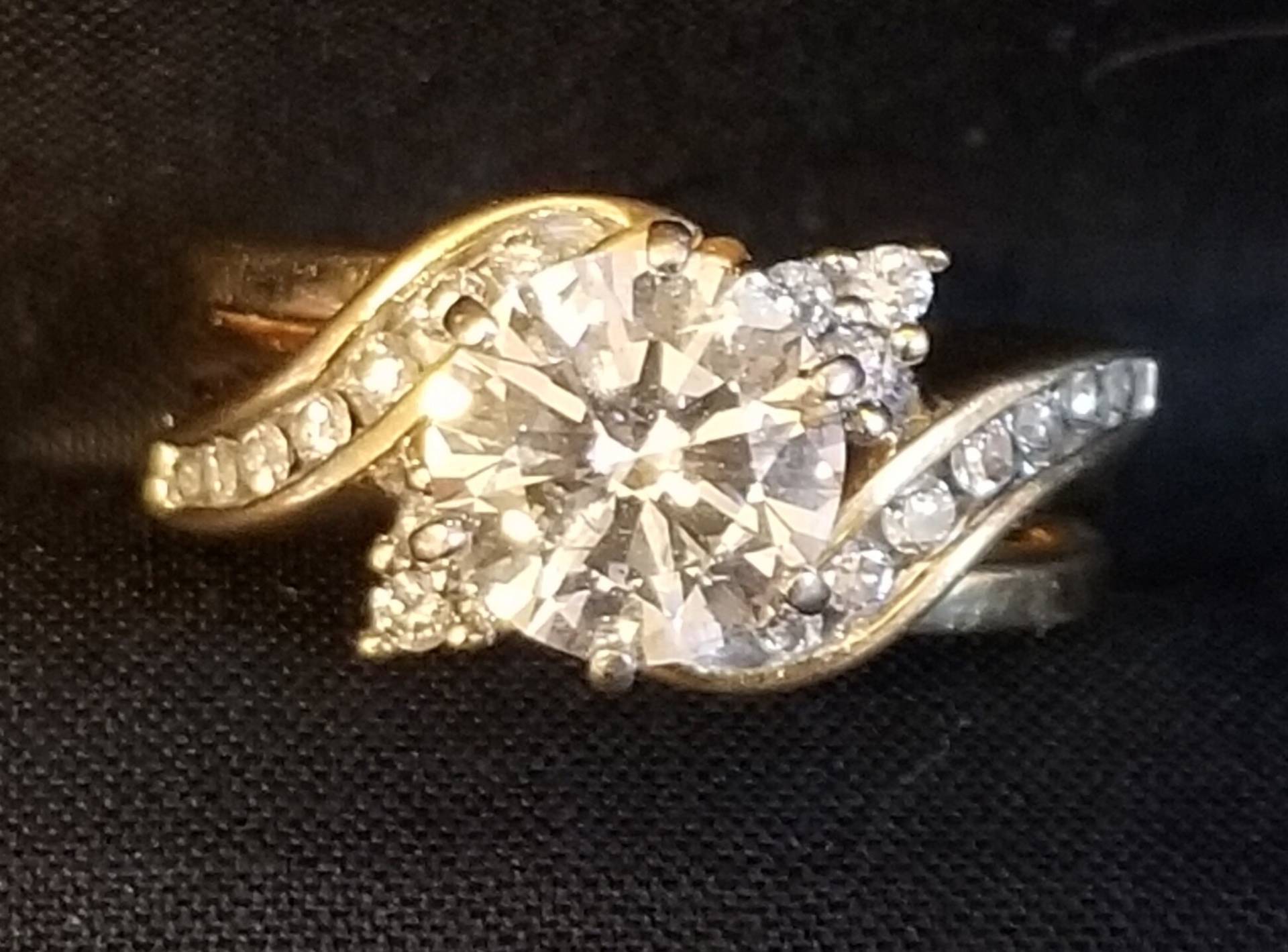 Diamant Gelbgold Ehering Set - 2, 53 Ct Gesamtgewicht Größe 8 von QuiltsAndMoreDesigns