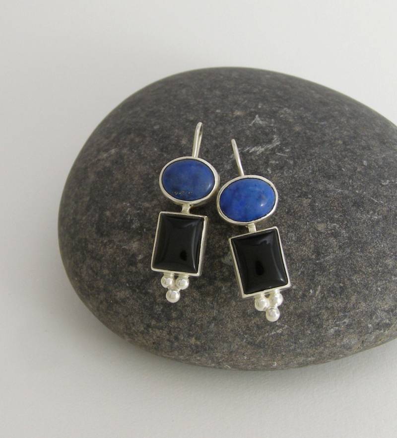 Blauen Lapis Und Schwarzem Onyx Perlen Sterling Silber Ohrringe von QuimbySt