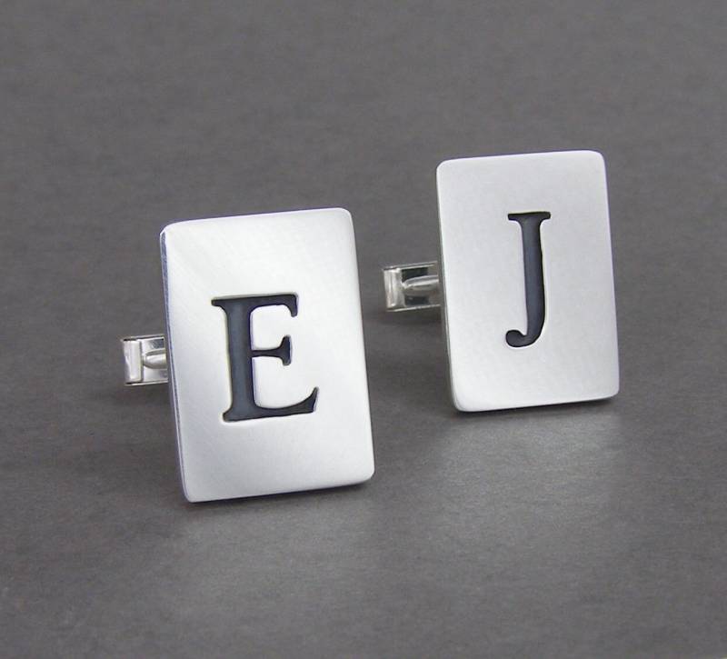 Hr. Sterling Silber Benutzerdefinierte Monogramm Manschettenknöpfe ~ 2 Buchstaben Hochzeitsfeier, Groomsmens Geschenk von QuimbySt
