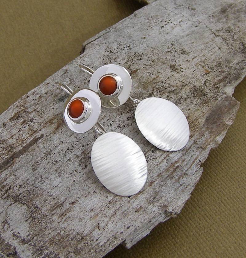 Roter Karneol Und Silver Circle Earrings Roter Karneol Und Silver Circle Earrings von QuimbySt
