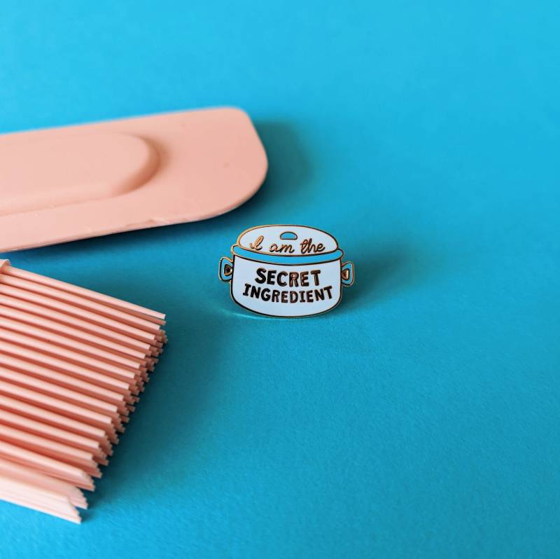 Geheime Zutat Emaille Pin Koch Geschenk, Positive Affirmation Geheime Zutat Emaille Pin Koch Geschenk, Positive Affirmation von QuinnsPinsUK