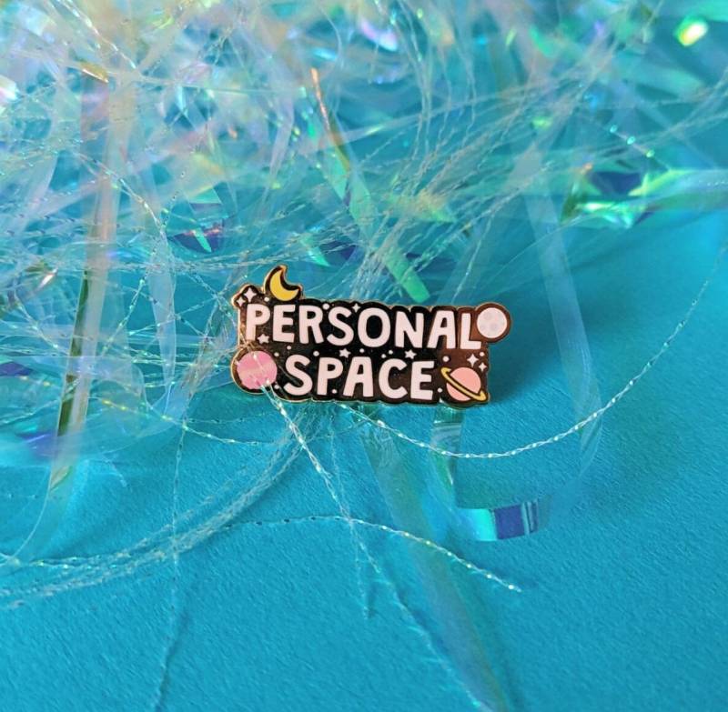 Persönlicher Raum Emaille Pin Introvertiertes Geschenk Für Angst Persönlicher Raum Emaille Pin Introvertiertes Geschenk Für Angst von QuinnsPinsUK