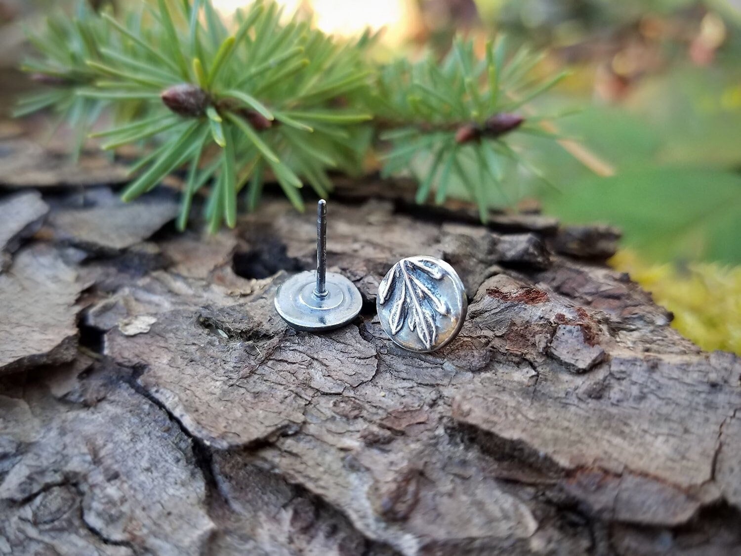Artemisia Vulgaris - Beifuß Blatt Reines Silber Und Sterling Ohrstecker Von Form von QuintessentialArts