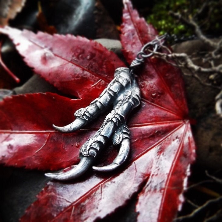 Nevermore - Crow 3 Talon Anhänger in Reinem Silber Von Signature Arts von QuintessentialArts