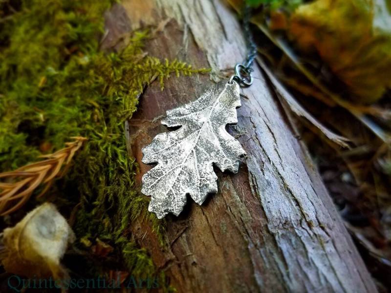 Quercus Spp. - Eichenblatt Umweltfreundlicher Handwerklicher Anhänger Aus Reinem Silber Von Quinessential Arts von QuintessentialArts