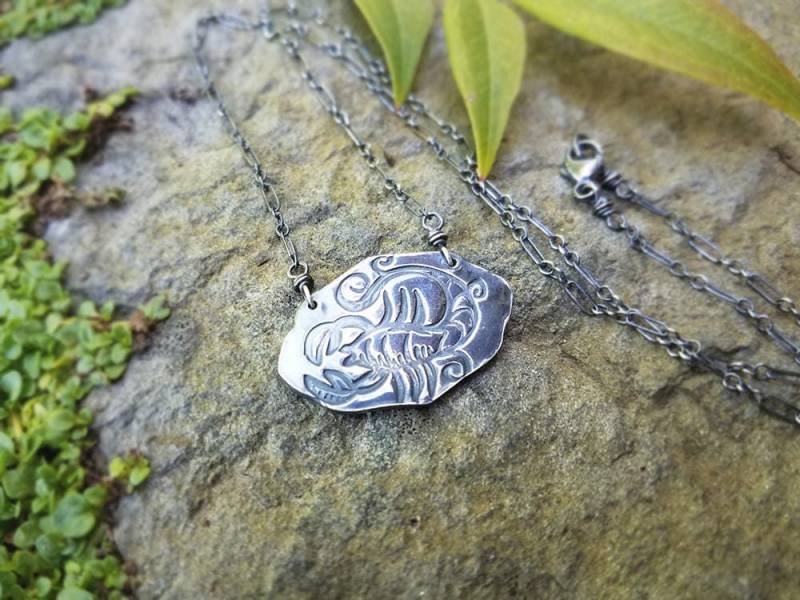 Scorpio - Der Skorpion Handgemachte Halskette Aus Reinem Silber Und Sterlingsilber Von Signatureal Arts von QuintessentialArts