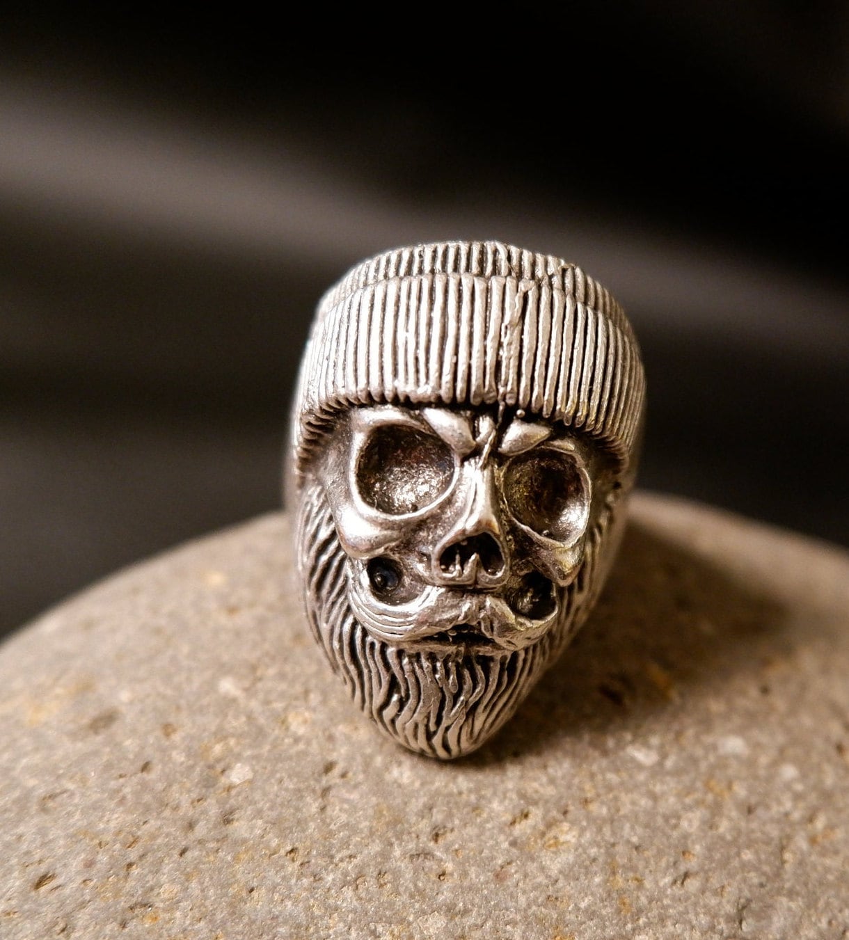 Bärtiger Totenkopf Ring - Ringe Für Männer Totenkopf Ring Punk Geschenk Biker Boxer Qd96 von QuipoDesign